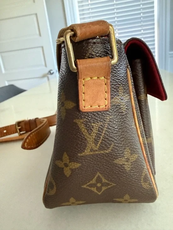 ✨ Louis Vuitton Viva Cite PM Monogram Shoulder Crossbody handbag ✨ - Picture 8 of 16